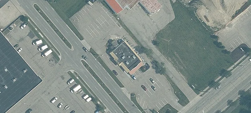 Corner Retail Restaurant Building