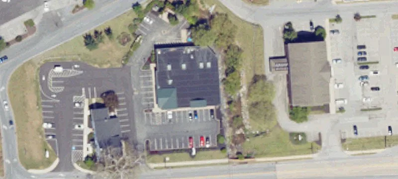 Retail Space with High-Traffic Access