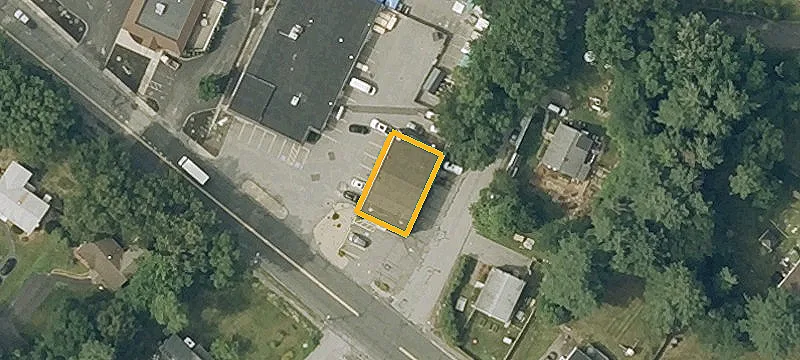 Retail Showroom with Yard Parking