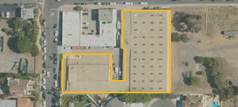 Freestanding Warehouse with Grade Doors