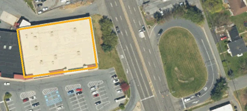 Retail Suite in Market-Anchored Center