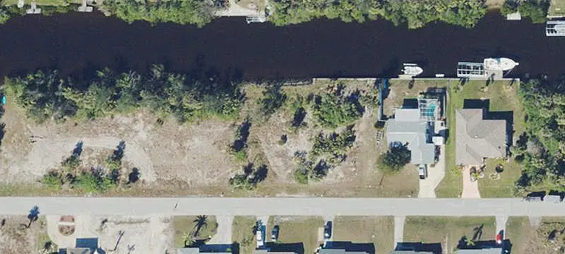 Waterfront Sailboat Access Lot