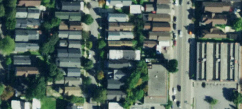 1900s Multifamily Building with Laundry