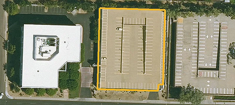 Retail Area with Restaurant Proximity