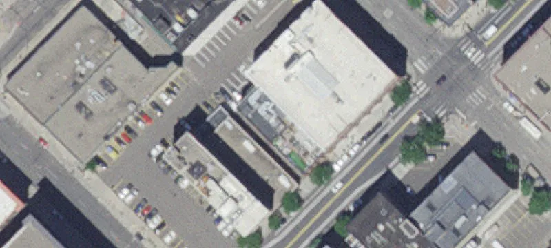 Ground-Floor Retail with Office Floors
