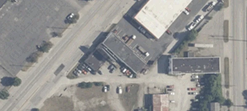 Freestanding Industrial Building with Storage