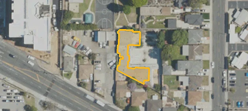 Commercial Land with Extensive Parking
