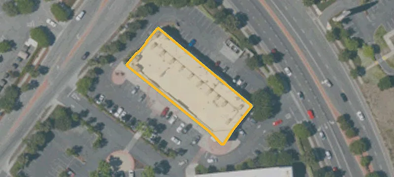 Retail/Office Suite in Shopping Center