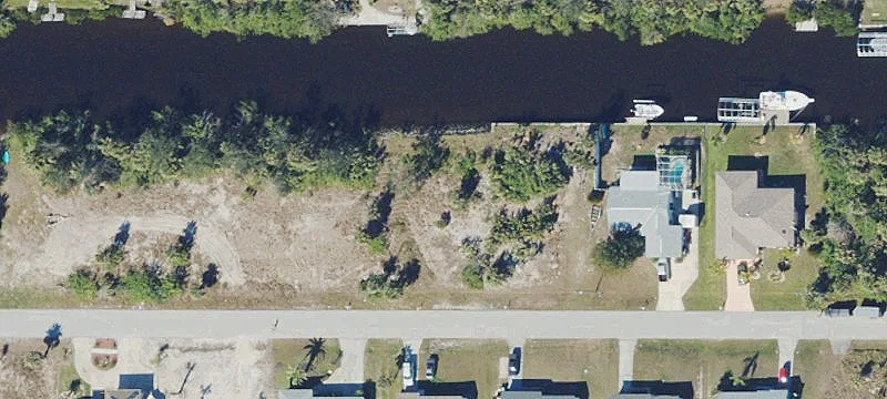 Waterfront Sailboat Access Lot