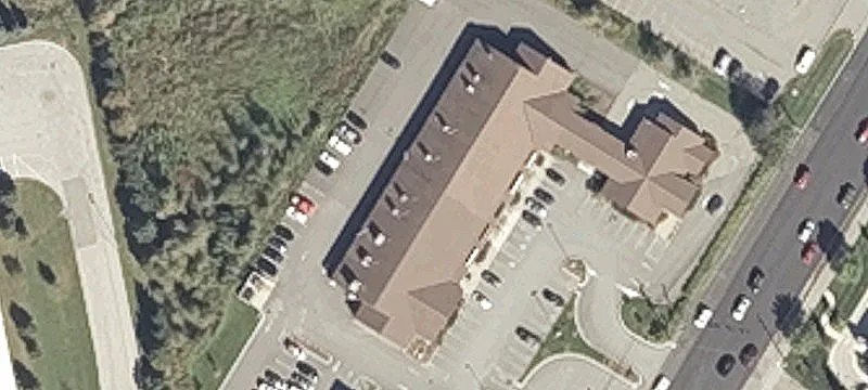 Retail Suite at Signalized Intersection