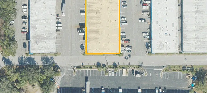 Small-Bay Warehouse with Grade-Level Loading