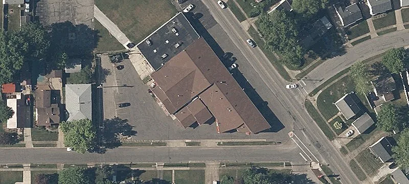Multi-Tenant Retail Plaza Suites