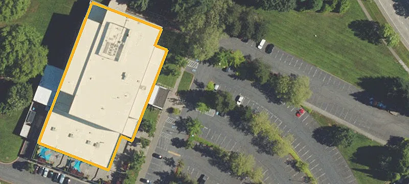 Office/Flex Park with Outdoor Amenities