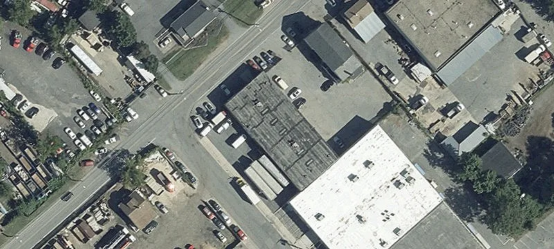 Warehouse with Dock Door Access