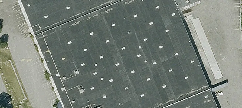 Big-Box Warehouse with 24-Foot Clearance