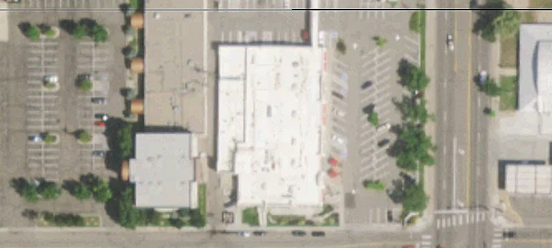 Shopping Center with Commercial Kitchens