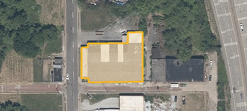 Warehouse with Loading and Drive-In