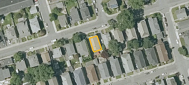 3BR Apartment with Back Porch