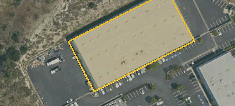 Freestanding Warehouse with Five Doors