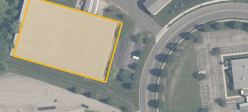 Warehouse with 4 Loading Docks