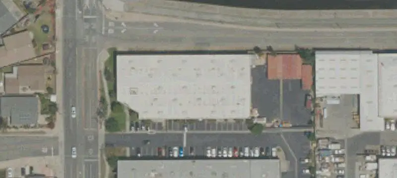 Freestanding Distribution Manufacturing Building