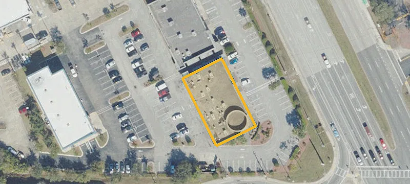 Shopping Center with Big-Box Pad