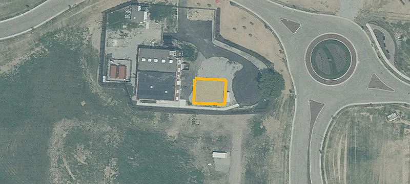 Commercial Land for Retail Use