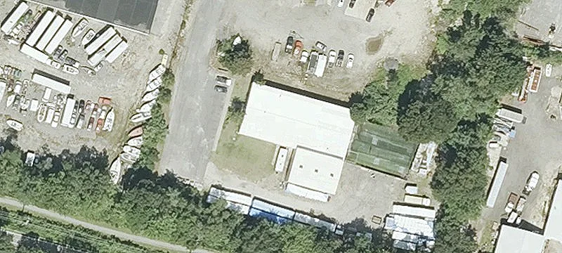 Industrial Warehouse with High-Bay Area