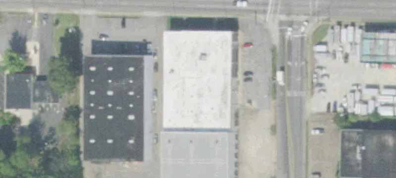 Warehouse with 8 Dock Doors
