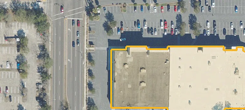 Retail Space with Signalized Access
