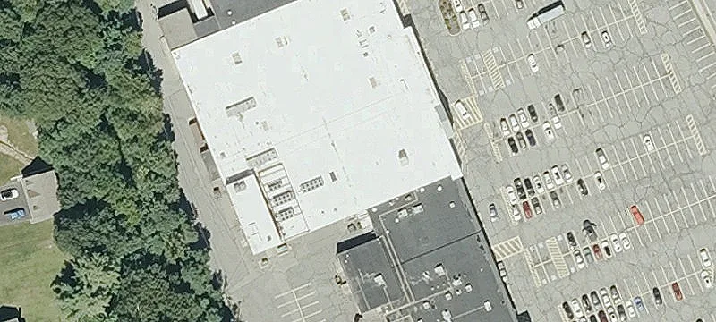 Shopping Center with Major Retail Anchors