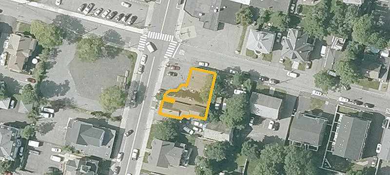 Flex Space Building on Corner Lot