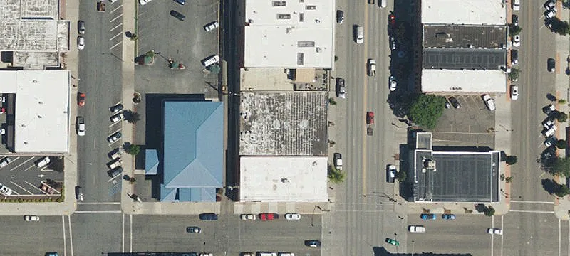 Retail Building with Clear Span Main Floor