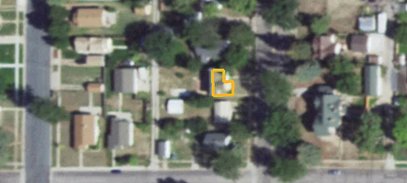 Warehouse Building with Commercial Lot