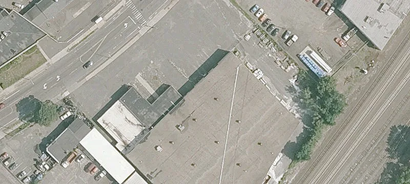 Warehouse with 8 Tailgates