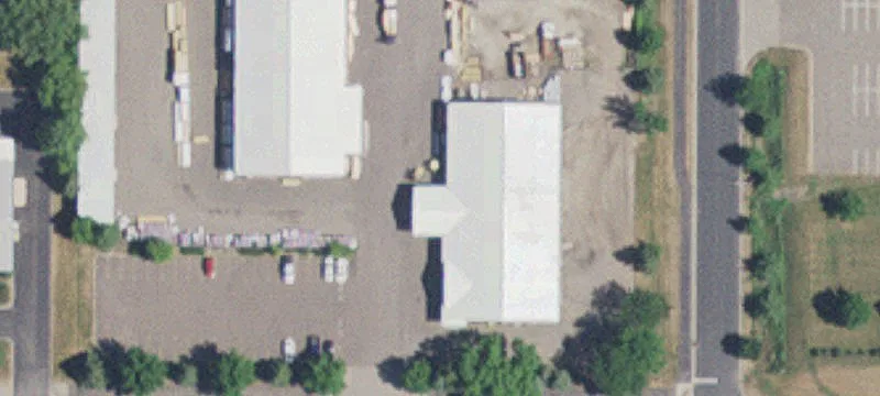 Warehouse with Outside Fenced Storage
