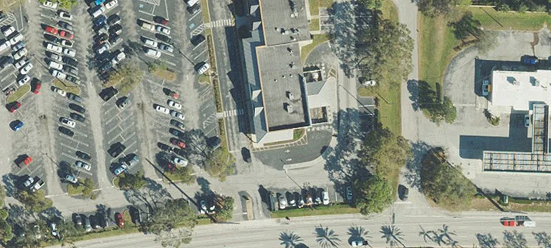 Winn Dixie-Anchored Shopping Center