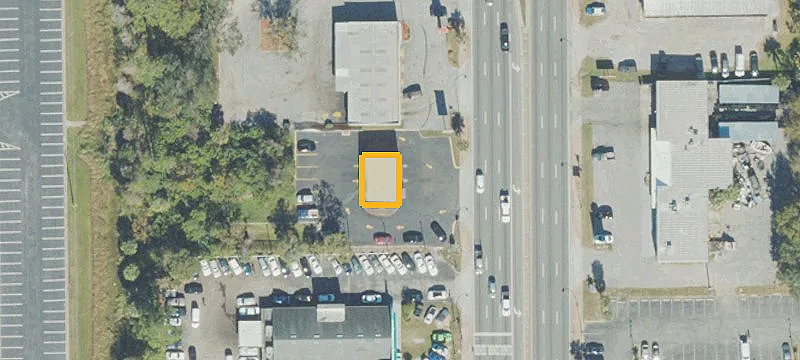 Freestanding Jiffy Lube Auto Shop