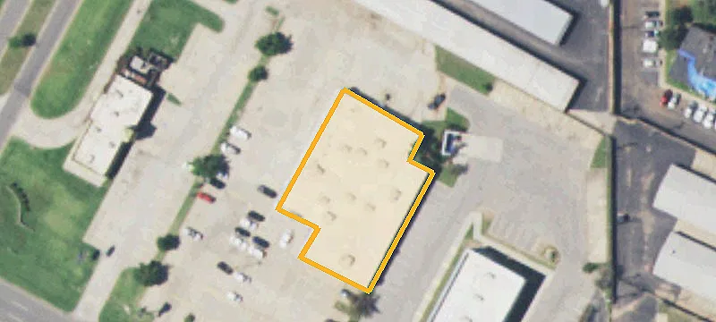 Retail Space at High-Traffic Intersection