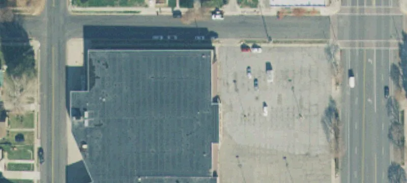 Shopping Center with Grocery and Outdoor Dining