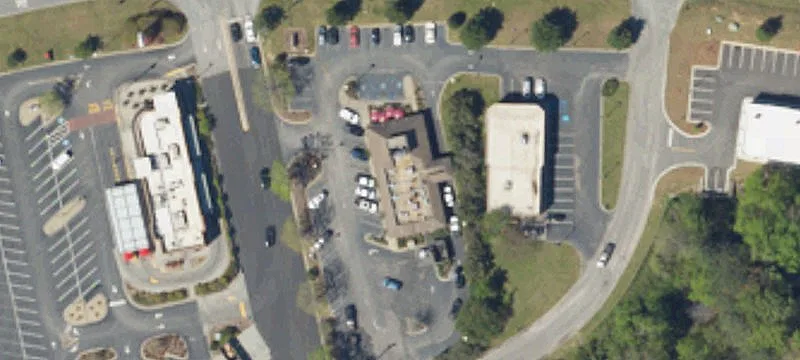 Shopping Center with Intersection Visibility