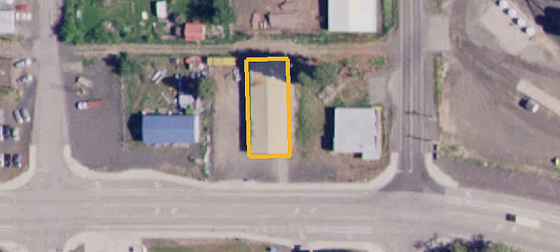 Auto Repair Facility on Main Thoroughfare