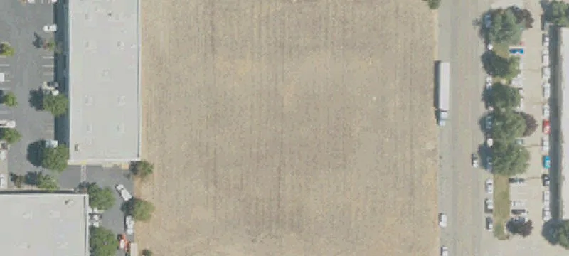 Warehouse with Grade Level Doors