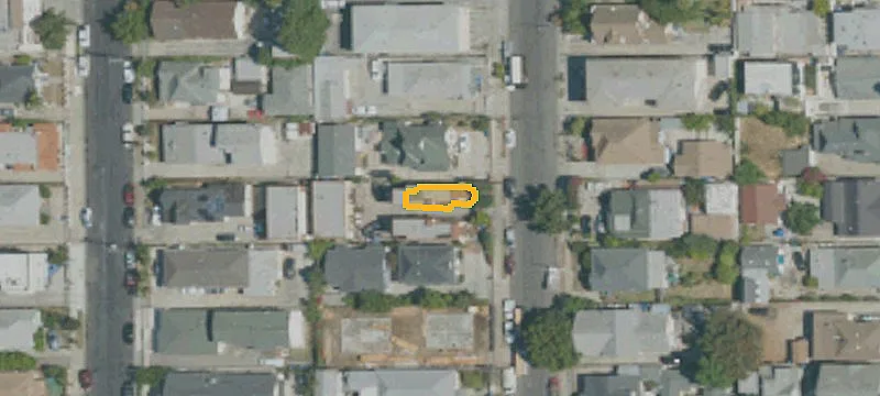 6-Unit Apartment Building