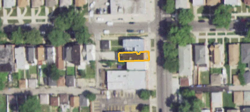 Restaurant Building with Secured Back Parking