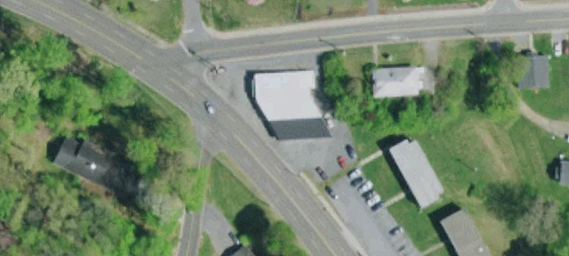 Stand-Alone Retail Box with New Roof