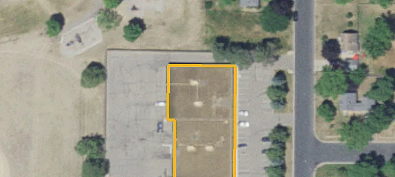Flex/warehouse with Docks and Drive-Ins