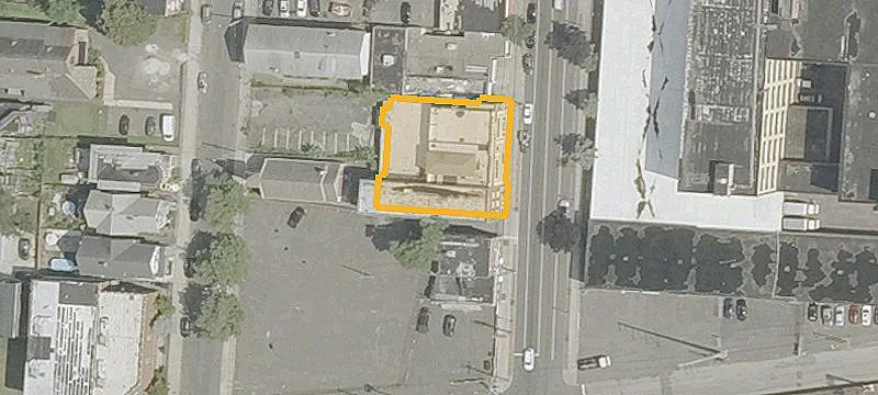 Ground-Floor Coffee Shop Space