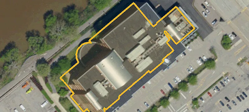 Office Building Adjacent to Landmark Attractions