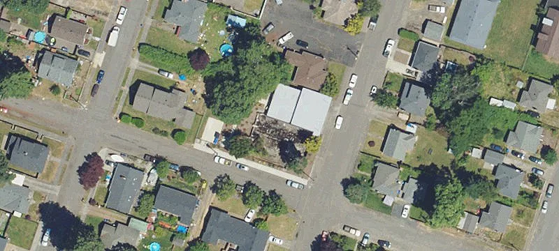 Single-Story Office Building with Fenced Yard